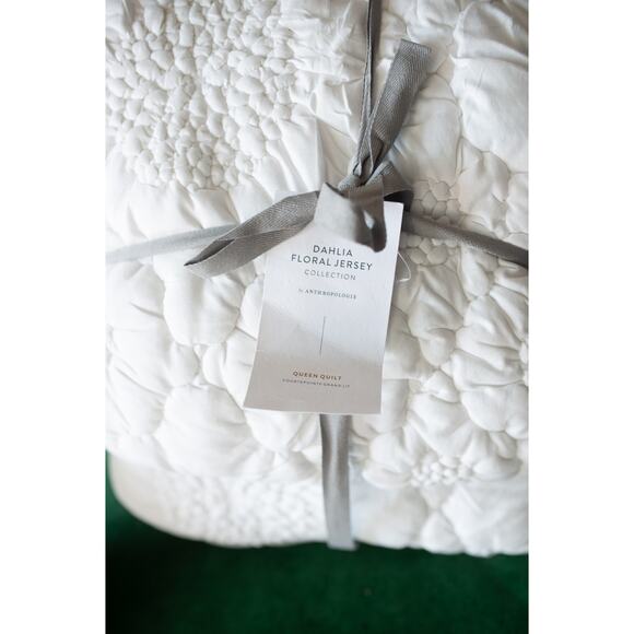 Anthropologie  Dahlia Cotton Jersey Floral Quilt Queen NEW - Picture 3 of 4